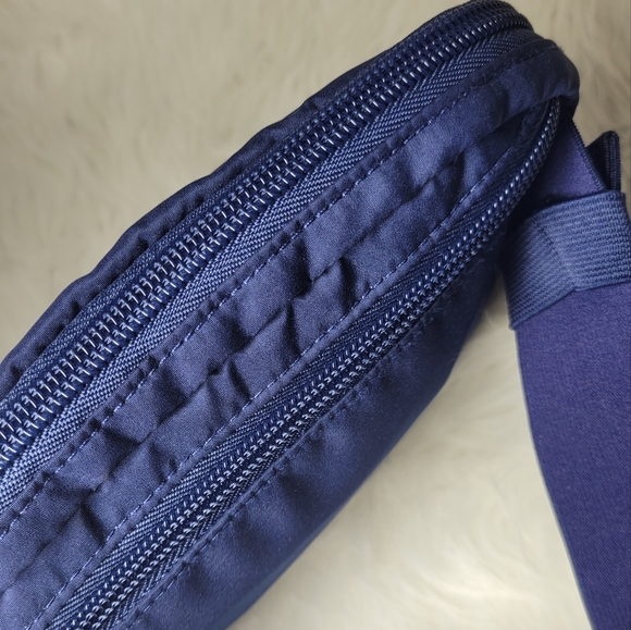 PINK Victoria's Secret Fanny Pack - Picture 5 of 8